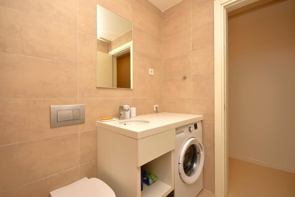 בודווה Brand New ! Seaside Apt With Poolview & Parking מראה חיצוני תמונה