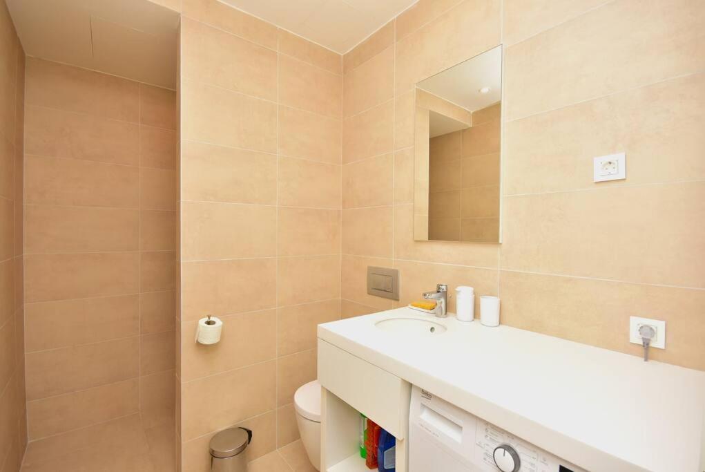 בודווה Brand New ! Seaside Apt With Poolview & Parking מראה חיצוני תמונה