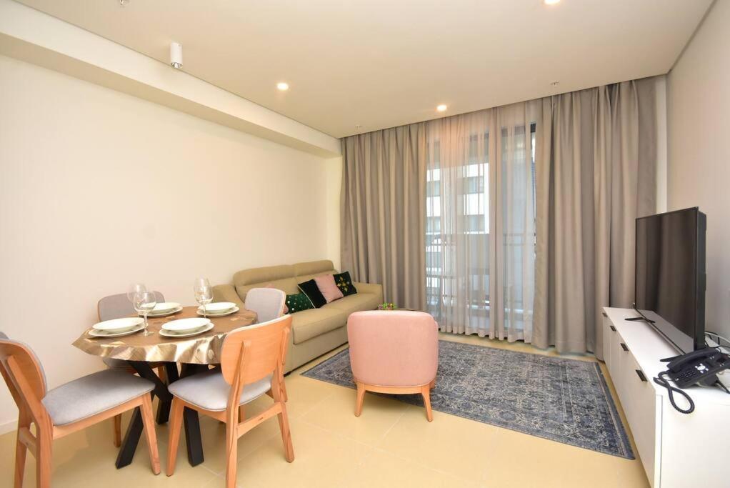בודווה Brand New ! Seaside Apt With Poolview & Parking מראה חיצוני תמונה
