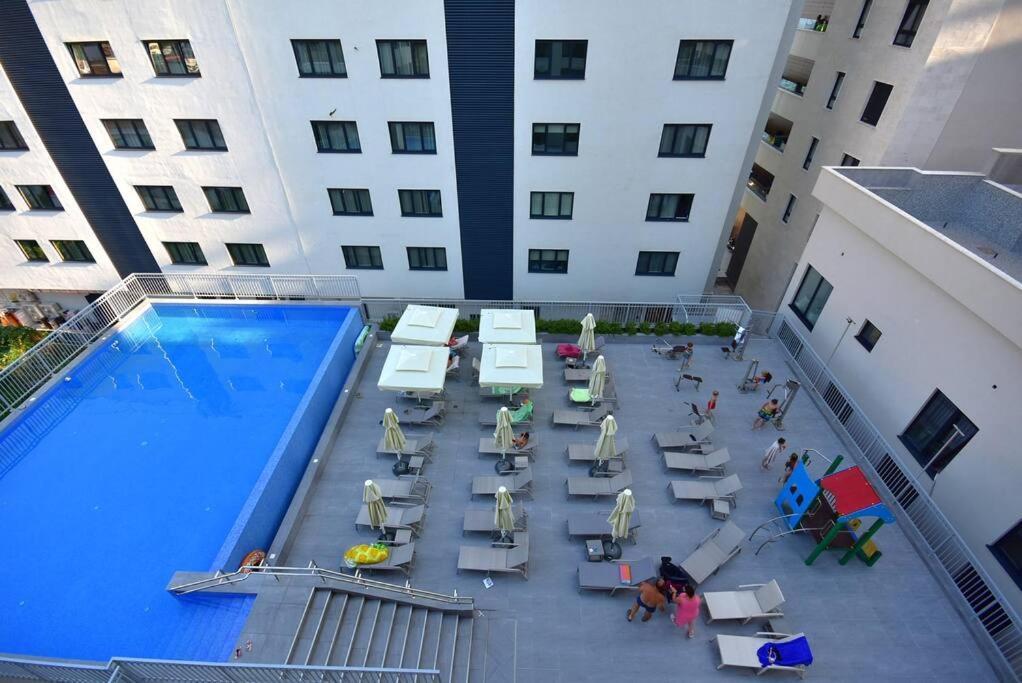 בודווה Brand New ! Seaside Apt With Poolview & Parking מראה חיצוני תמונה